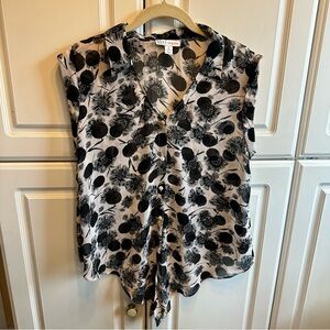Black & White Floral Button-Front Sleeveless Blouse